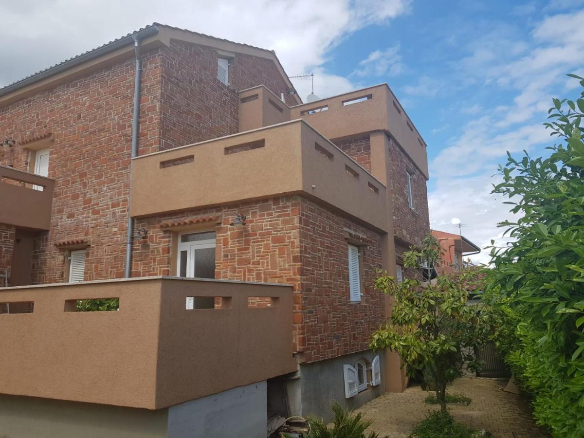 Allure Apartment No 1 Kornić Екстериор снимка